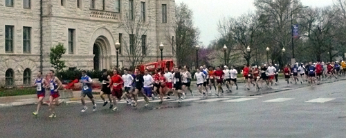 Photo of the start, by the county courthouse.