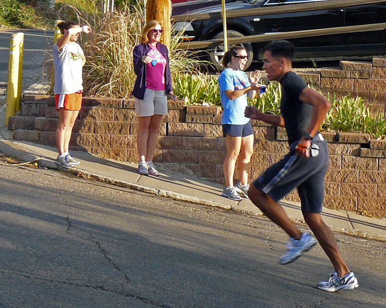 Running the the 12th Street hill at the October 2011 Nash Dash.