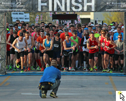 Start of the Kansas Half Marathon and link to Flickr slideshow.