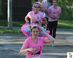Photo and link to slideshow of the Mothers Day 5K in Overland Park.