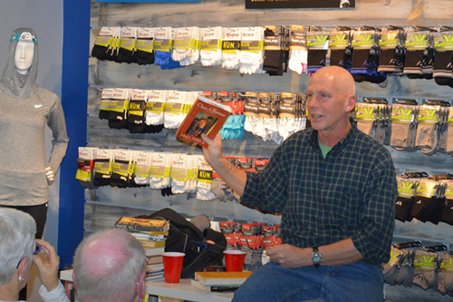 Photo of Dan Kuhlman 's presentation at Ad Astra on Running and Literature.